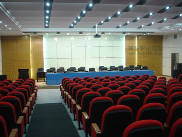 赤壁一中學術(shù)報告廳燈光工程