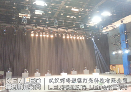 KEMLED珂瑪影視燈光黃岡師范學院舞臺燈光效果圖二